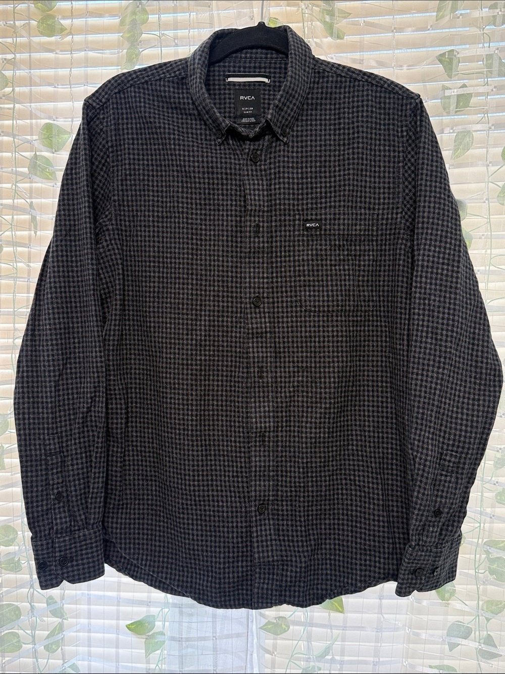 RVCA Men’s Black Checked Long-Sleeve Button-Down Shirt